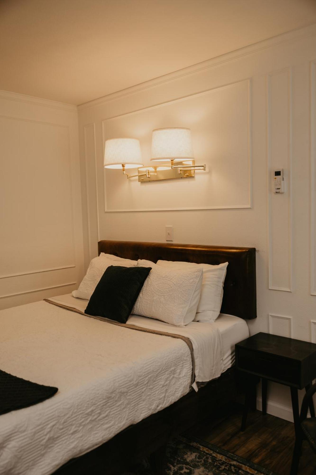 The Brooks Hotel Restaurant And Lounge Wallace Zewnętrze zdjęcie